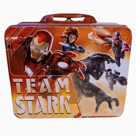 Large Bundle of Marvel Merchandise - Picture 4 of 10